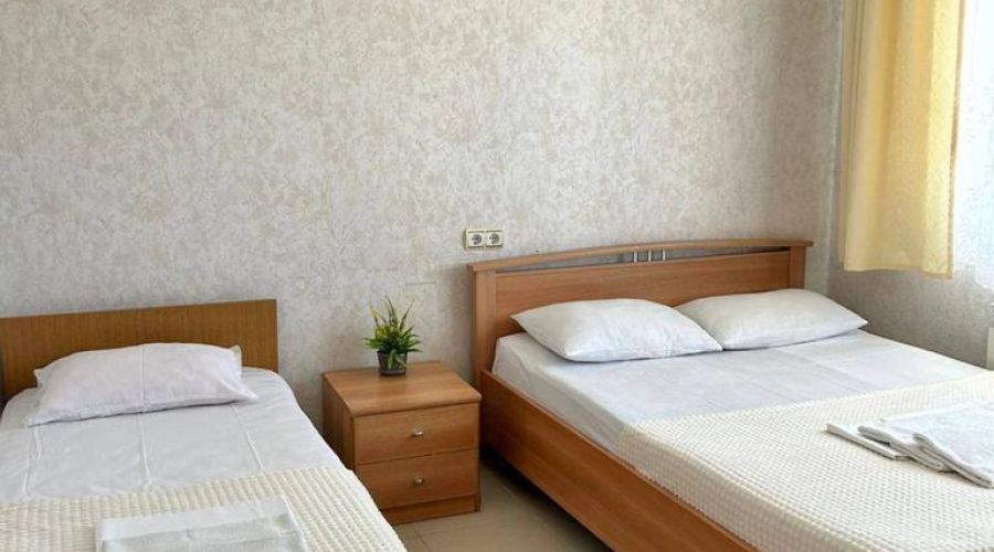 Комфорт 3-местный, двуспальная и односпальная кровати